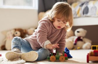 How Do Montessori Toys Support Cognitive Growth in Babies?